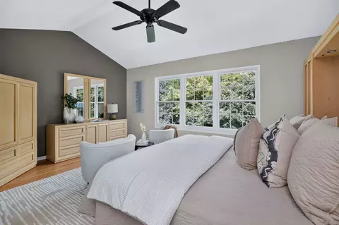 Bedroom - 999 Willow St, Itasca, IL 60143 photo 3 of 4
