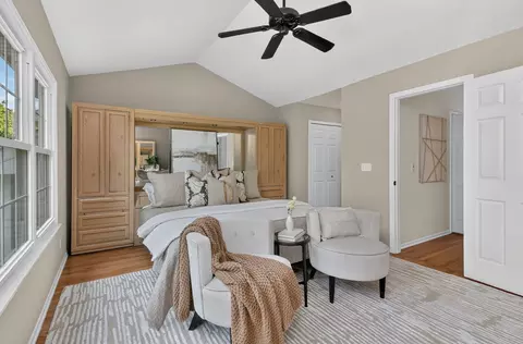 Bedroom - 999 Willow St, Itasca, IL 60143 photo 1 of 4