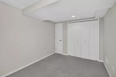 Bedroom - 999 Willow St, Itasca, IL 60143 photo 4 of 4