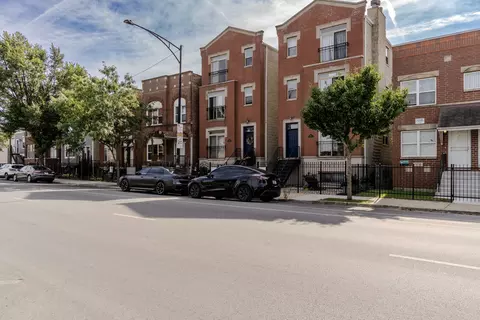 2665 W Warren Blvd #3, Chicago, IL 60612