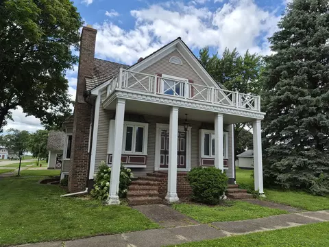 304 N Central Ave, Ladd, IL 61329