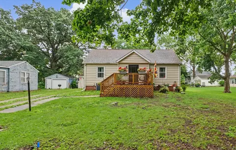 406 S Fourth St, Saint Joseph, IL 61873