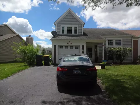 1230 Trinity Dr, Carol Stream, IL 60188