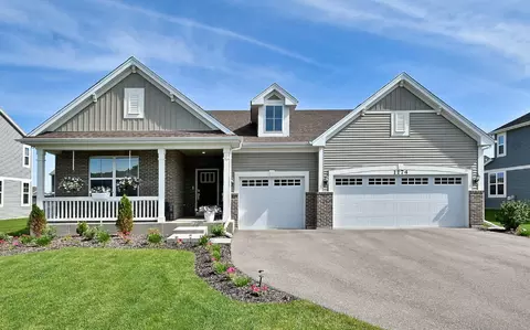 1174 Larswood Ln, Crystal Lake, IL 60012