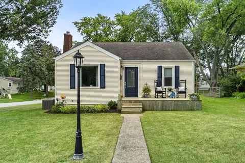 1530 5th Ave, Silvis, IL 61282