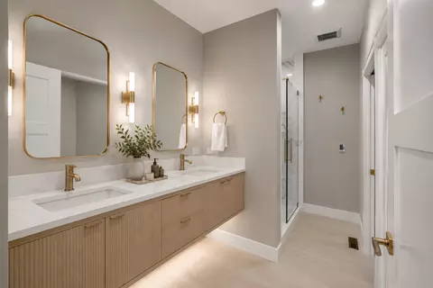 Bath - 9 Beech Tree Pl, Ottawa, IL 61350 photo 1 of 1