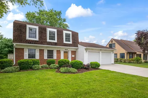 1925 Cloverdale Ct, Schaumburg, IL 60194