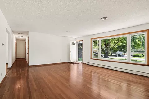 Living - 41 E Larkspur Ln, Bristol, IL 60512 photo 2 of 3