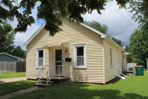 612 E Pierce St, Macomb, IL 61455