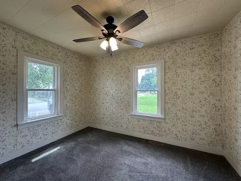 612 E Pierce St, Macomb, IL 61455 photo 3