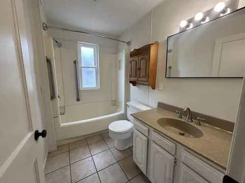 612 E Pierce St, Macomb, IL 61455 photo 5