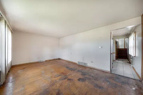 Living - 2558 E 93rd St, Chicago, IL 60617 photo 4 of 4
