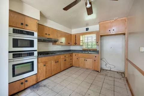 Kitchen - 2558 E 93rd St, Chicago, IL 60617 photo 1 of 2