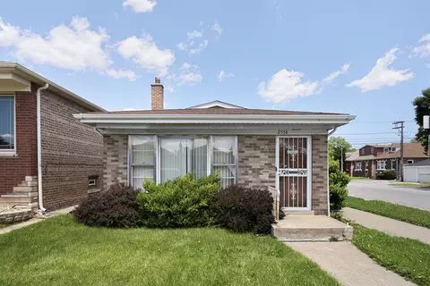 Exterior - 2558 E 93rd St, Chicago, IL 60617 photo 2 of 2