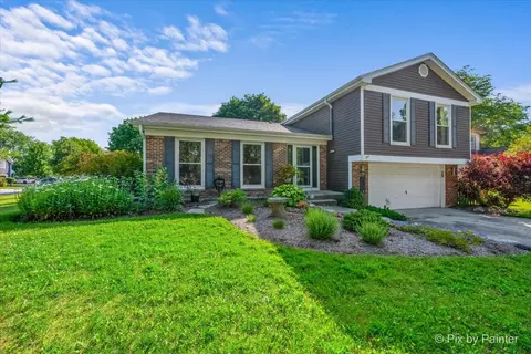1021 Colony Dr, Crystal Lake, IL 60014