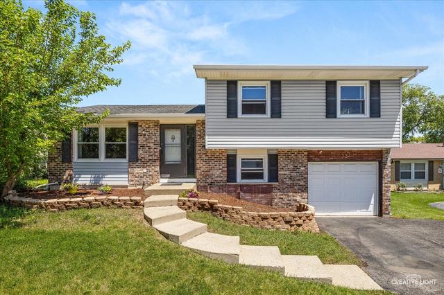 32 W Schubert Ave, Glendale Heights, IL 60139