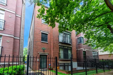 1425 W Fillmore St #1, Chicago, IL 60607