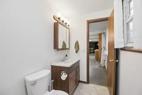 Bath - 2621 E Heritage Dr, Kankakee, IL 60901 photo 1 of 2