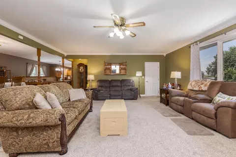Living - 1604 Six Points Rd, Bloomington, IL 61701 photo 1 of 4