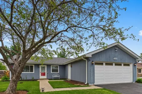 4595 Zeppelin Dr, Hanover Park, IL 60133