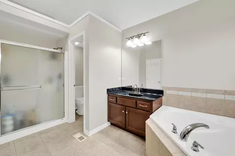 Bath - 26809 Ashgate Xing, Plainfield, IL 60585 photo 3 of 6