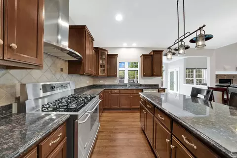 Kitchen - 26809 Ashgate Xing, Plainfield, IL 60585 photo 3 of 4