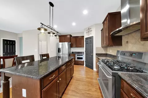 Kitchen - 26809 Ashgate Xing, Plainfield, IL 60585 photo 4 of 4