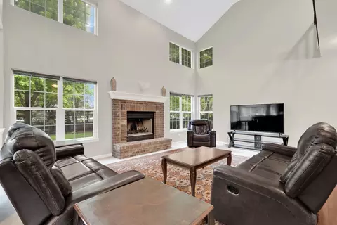 Living - 26809 Ashgate Xing, Plainfield, IL 60585 photo 3 of 5
