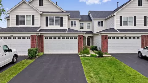 371 Mcgrath Dr, Oswego, IL 60543