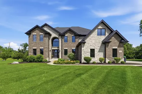 7812 Northwoods Dr, Frankfort, IL 60423