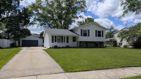5 S334 Stewart Dr, Naperville, IL 60563
