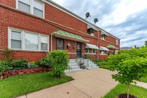 939 Bellwood Ave, Bellwood, IL 60104