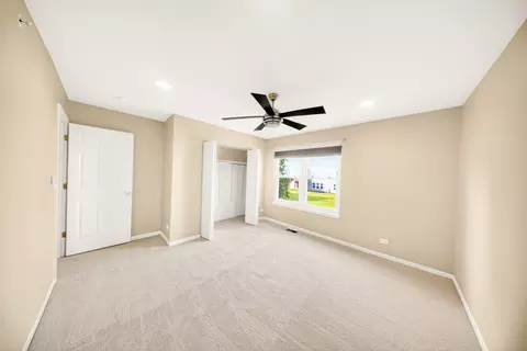 Bedroom - 1249 Mallard Ln, Hoffman Estates, IL 60192 photo 5 of 8
