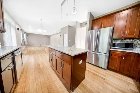 Kitchen - 1249 Mallard Ln, Hoffman Estates, IL 60192 photo 3 of 3