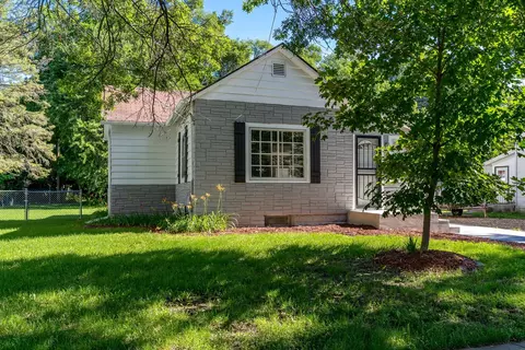 2807 Yonge St, Rockford, IL 61101