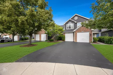 2171 Lake Ridge Dr, Glendale Heights, IL 60139