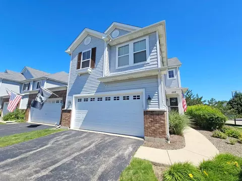 668 Acadia Cir, Crystal Lake, IL 60014