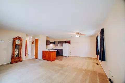 Living - 625 W Blue St, Sheldon, IL 60966 photo 3 of 4