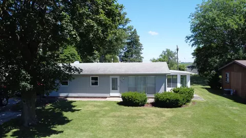 625 W Blue St, Sheldon, IL 60966