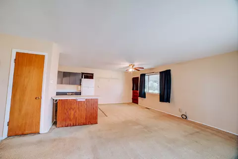 Living - 625 W Blue St, Sheldon, IL 60966 photo 1 of 4