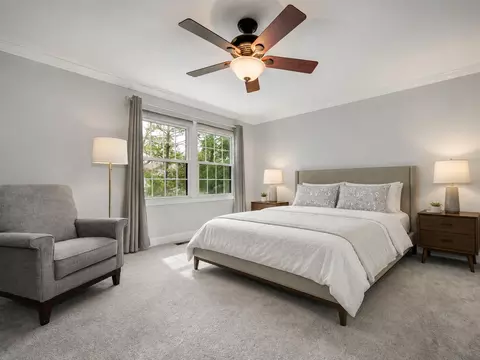 Bedroom - 1150 Oakview Dr, Wheaton, IL 60187 photo 1 of 3