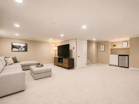 Living - 1150 Oakview Dr, Wheaton, IL 60187 photo 6 of 6