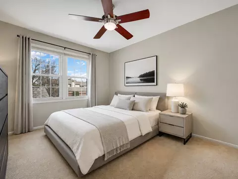 Bedroom - 1150 Oakview Dr, Wheaton, IL 60187 photo 3 of 3