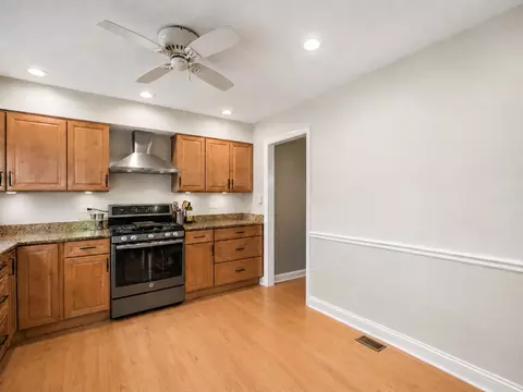Kitchen - 1150 Oakview Dr, Wheaton, IL 60187 photo 3 of 3