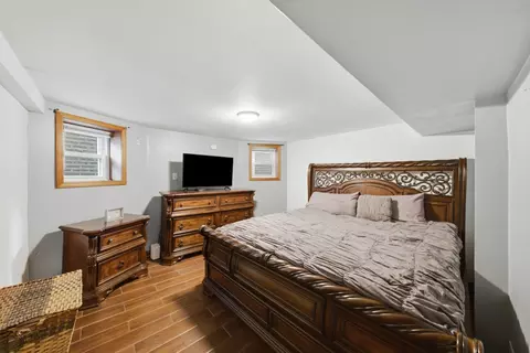 Bedroom - 5725 N Artesian Ave, Chicago, IL 60659 photo 3 of 5