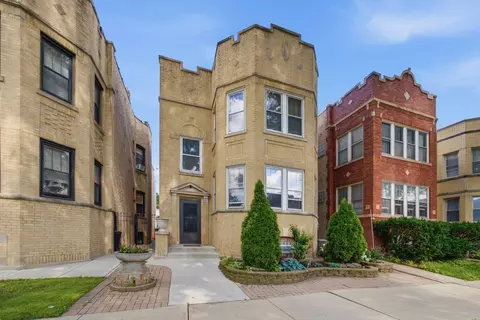 Exterior - 5725 N Artesian Ave, Chicago, IL 60659 photo 4 of 6