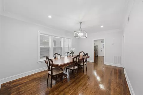 Dining - 5725 N Artesian Ave, Chicago, IL 60659 photo 1 of 2