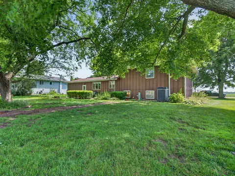 607 S Jackson St, Gardner, IL 60424 photo 28