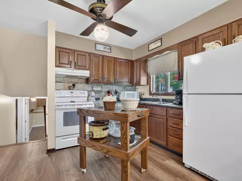 607 S Jackson St, Gardner, IL 60424 photo 8