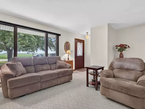 607 S Jackson St, Gardner, IL 60424 photo 4